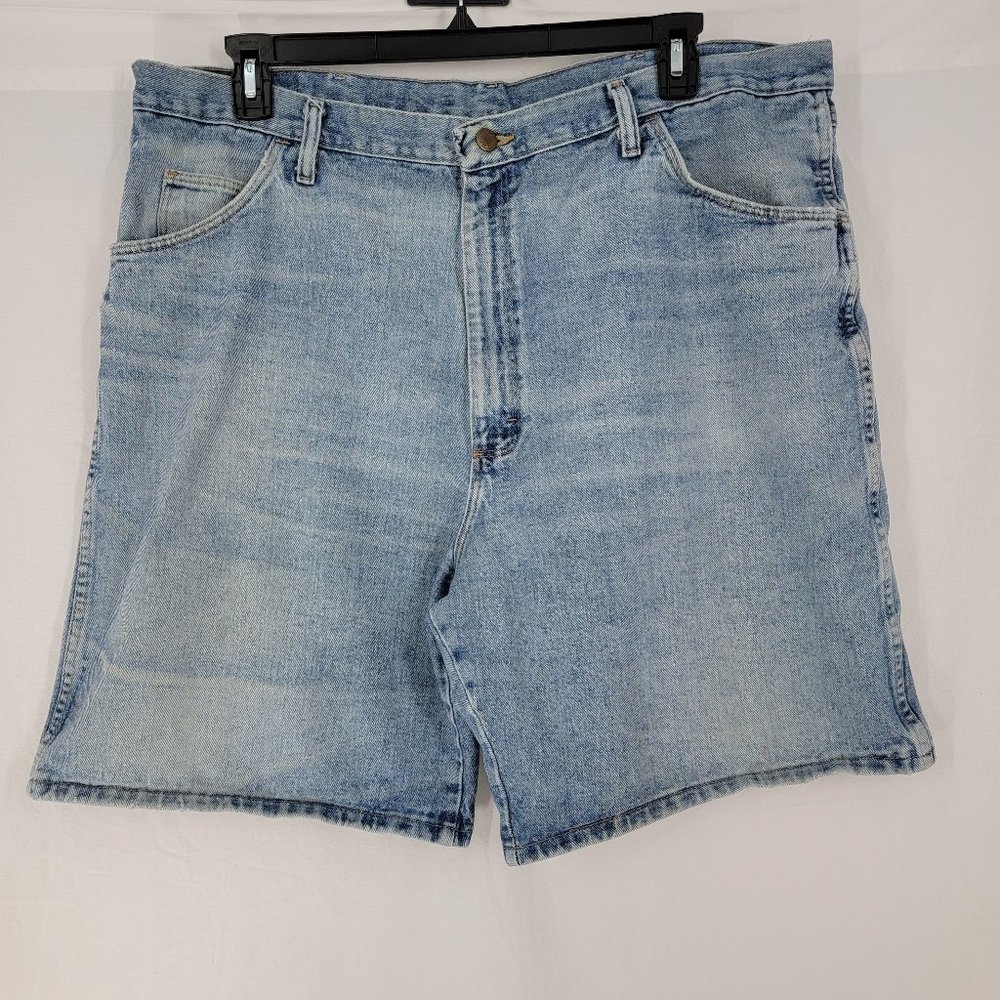 Wrangler Relaxed Fit Jean Shorts Light Wash Blue Denim 5 Pocket  Men's 42